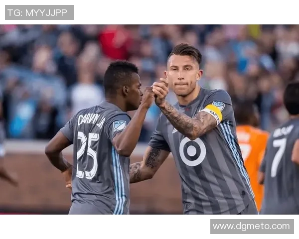 休斯敦与明尼苏达的激烈对决揭示了两队的实力与潜力之争 休斯敦与明尼苏达的激烈对决揭示了两队的实力与潜力之争